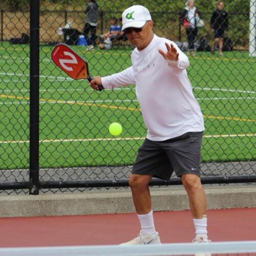 Niupipo Voyager Pro Pickleball Paddle in action